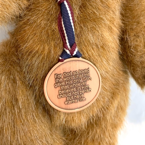 Boyd’s Bears Biblical “John” 10” Bear with Bible Verse 3:16 Style 94808 - Picture 2 of 7